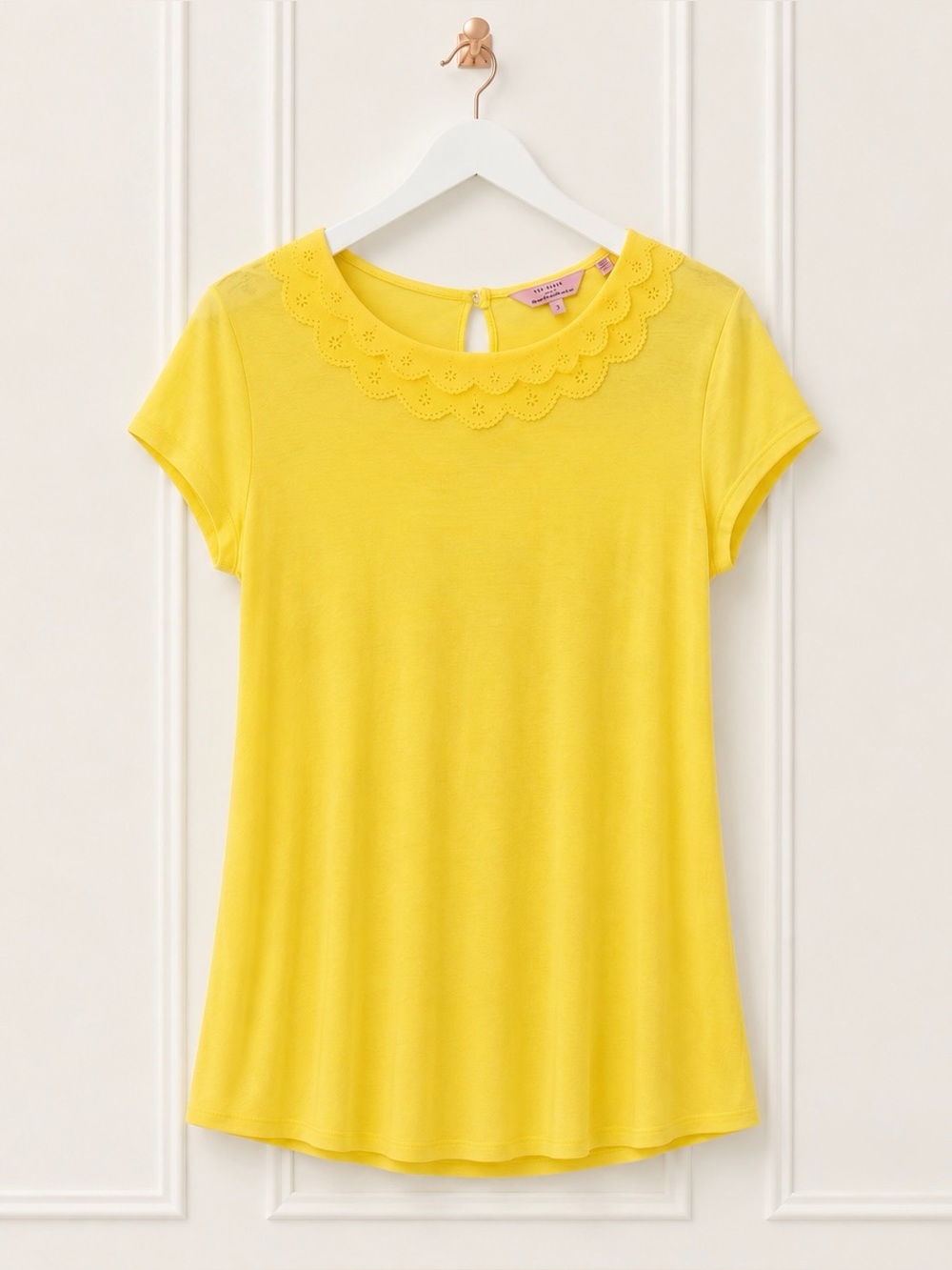 Ted Baker Womens Medium Size 3 Yellow Scallop Collar Preppy Short Sleeve T Shirt